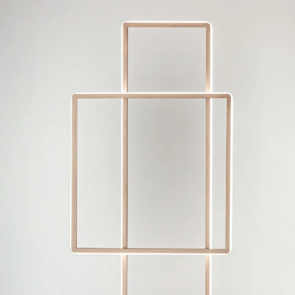 Design-LED-Stehlampe aus Gold oder Silber lackiertem Metall - Formal Viadurini