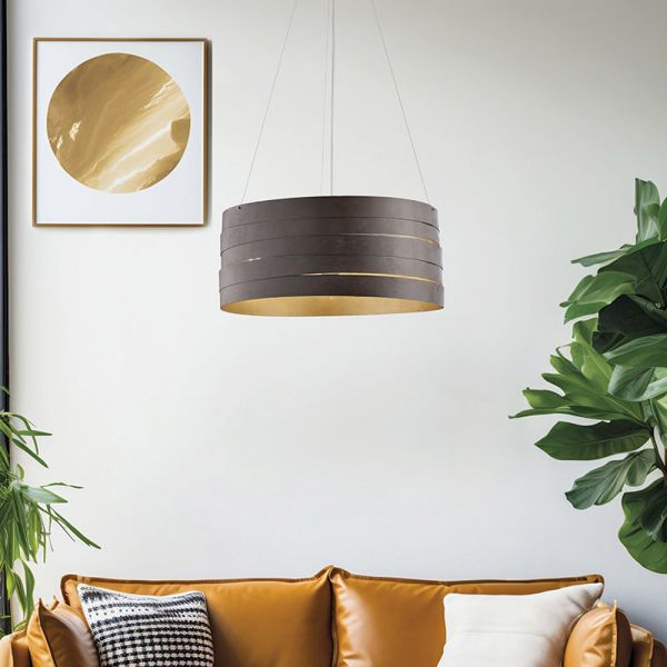 Eine pendelleuchte aus metall und glas für ein diffuses, harmonisches licht – melograno