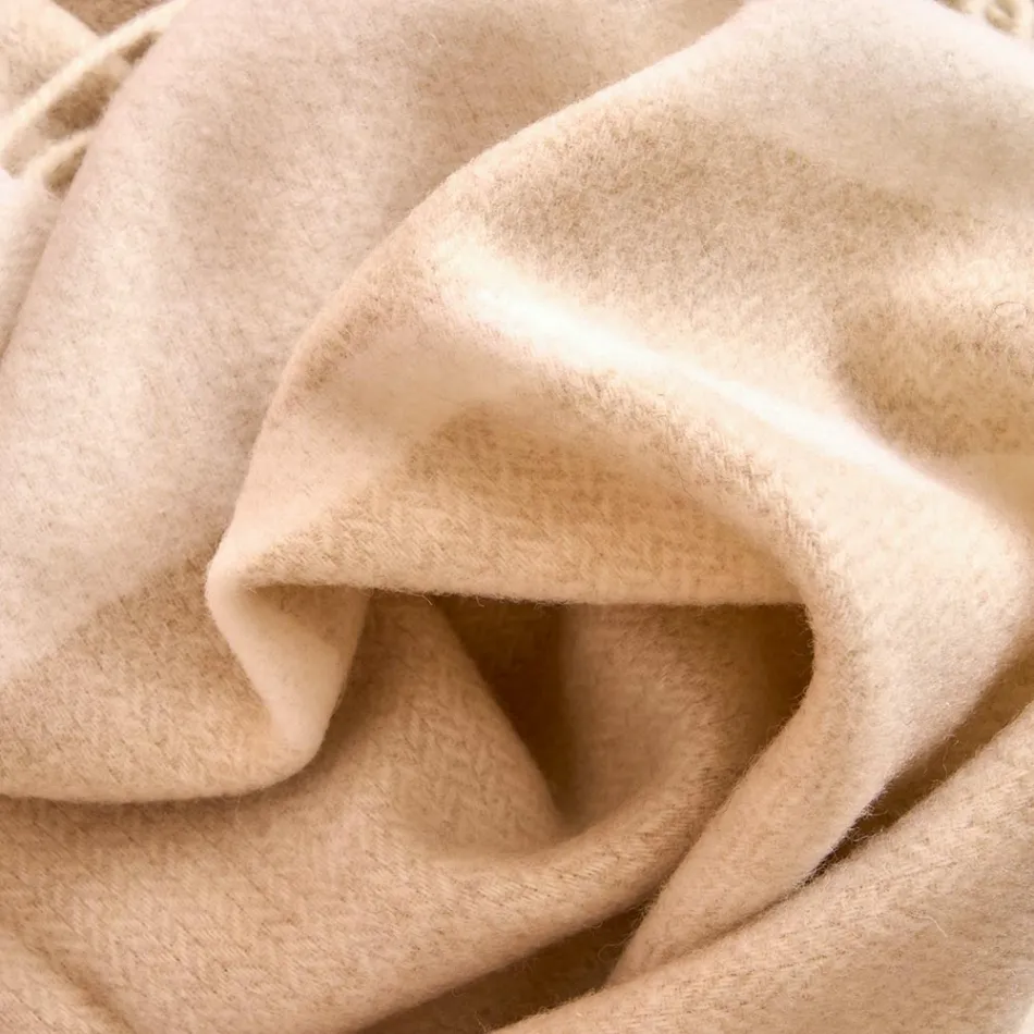 Ultraweiches und flauschiges Plaid aus Wollmischung, hergestellt in Italien – Caldoso Viadurini