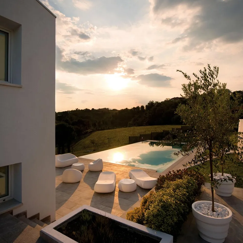 Design-Außensessel aus farbigem Polyethylen, hergestellt in Italien – Ervin Viadurini