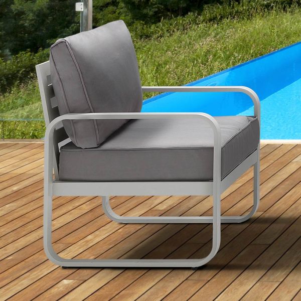 Gartensessel aus matt elfenbeinweißem aluminium und grauen kissen – avoir