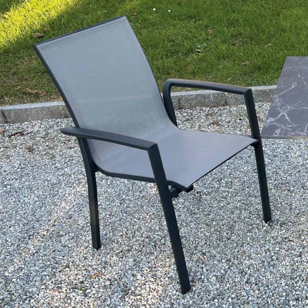 Stapelbarer gartenstuhl aus aluminium und textilene - mira