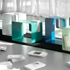 Hochwertiger farbiger Metallboden-Zeitungsständer Hergestellt in Italien - Imane Viadurini