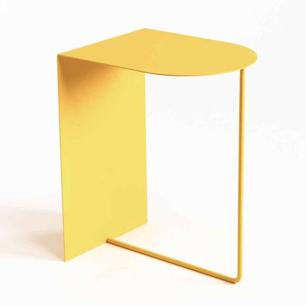 Moderner boden-zeitungsständer aus farbigem stahl made in italy - marinella