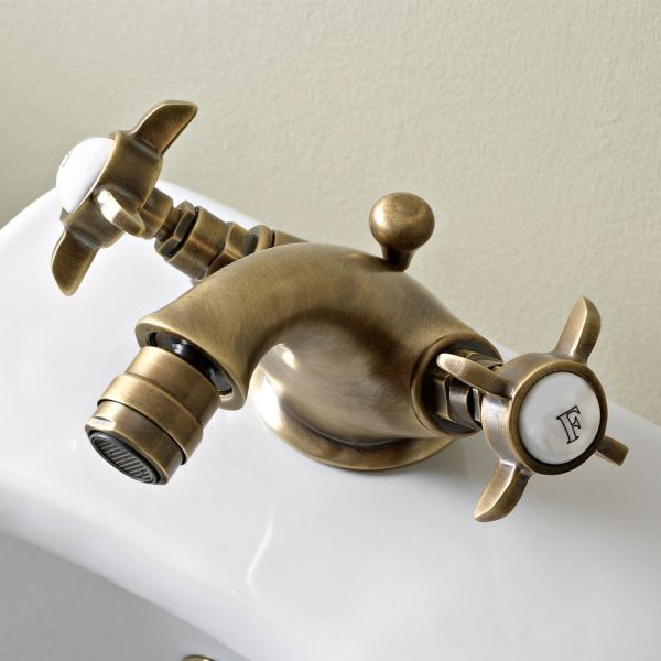 Klassischer einloch-wasserhahn aus messing für bidet und butterfly-griffe - miriano