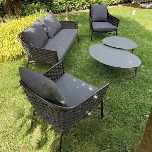 Wohnzimmer bestehend aus sofa, sesseln und 2 couchtischen aus aluminium - yuma