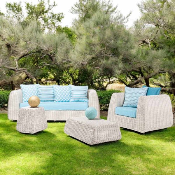 Outdoor-lounge in polyrattan und blauen kissen - charlie