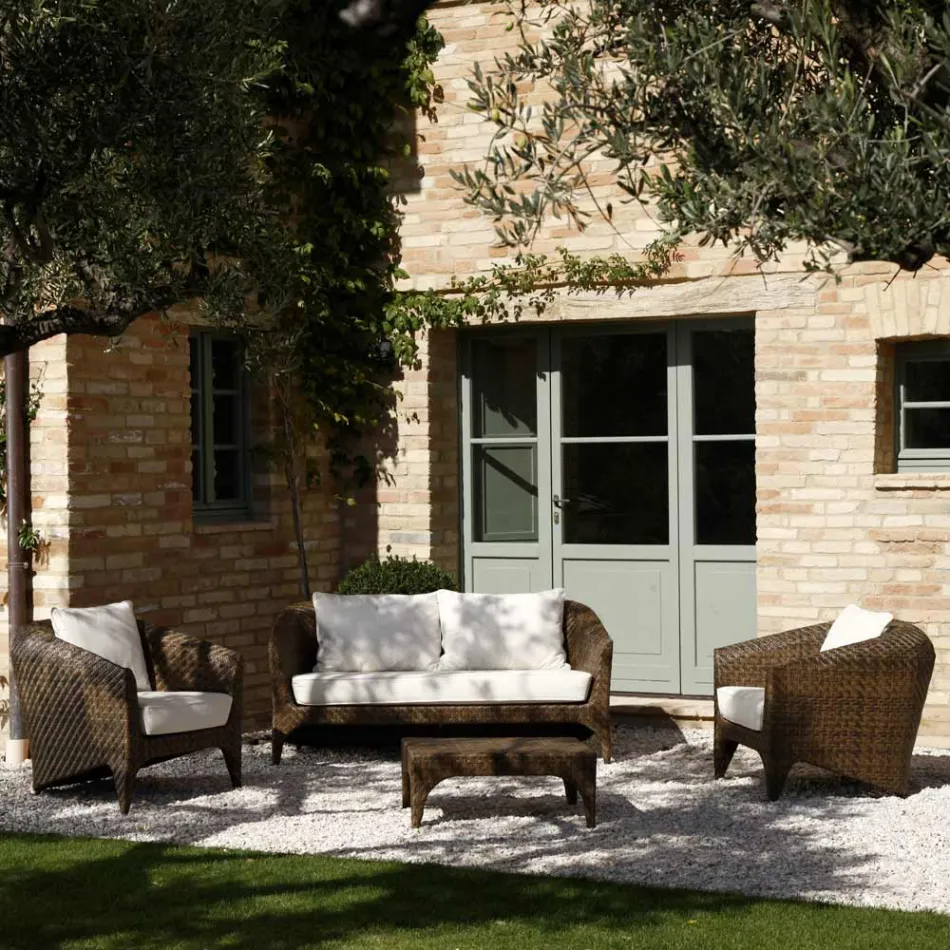 Polyrattan Wohnzimmer Marke REHAU in verschiedenen Ausführungen und weißen Kissen - Madness Viadurini