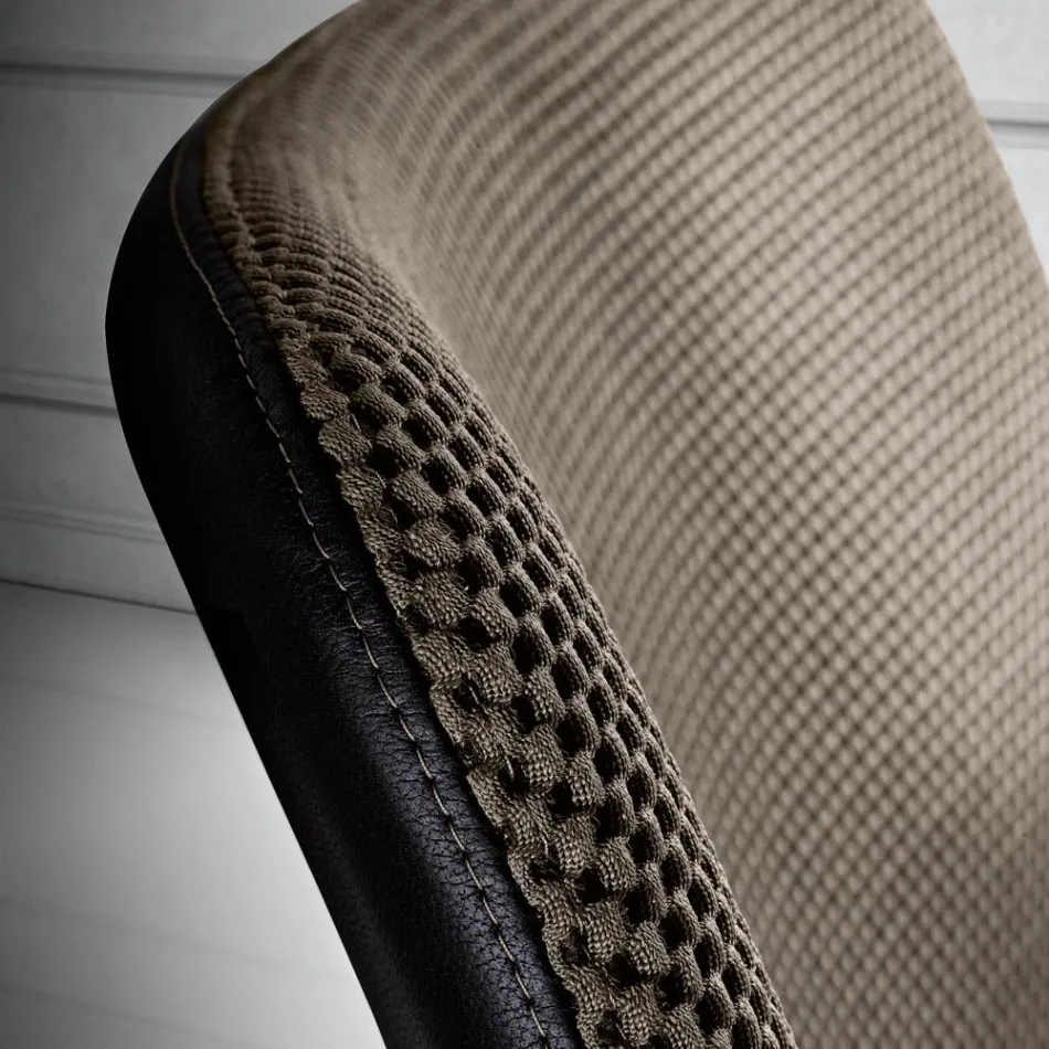 Stuhl mit Fußstütze aus Vulcano-Stoff und Metallbeinen Made in Italy - Amane Viadurini