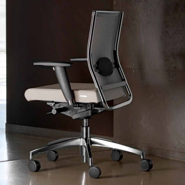 Ergonomischer bürodrehstuhl mit rollen und armlehnen - gimiglia