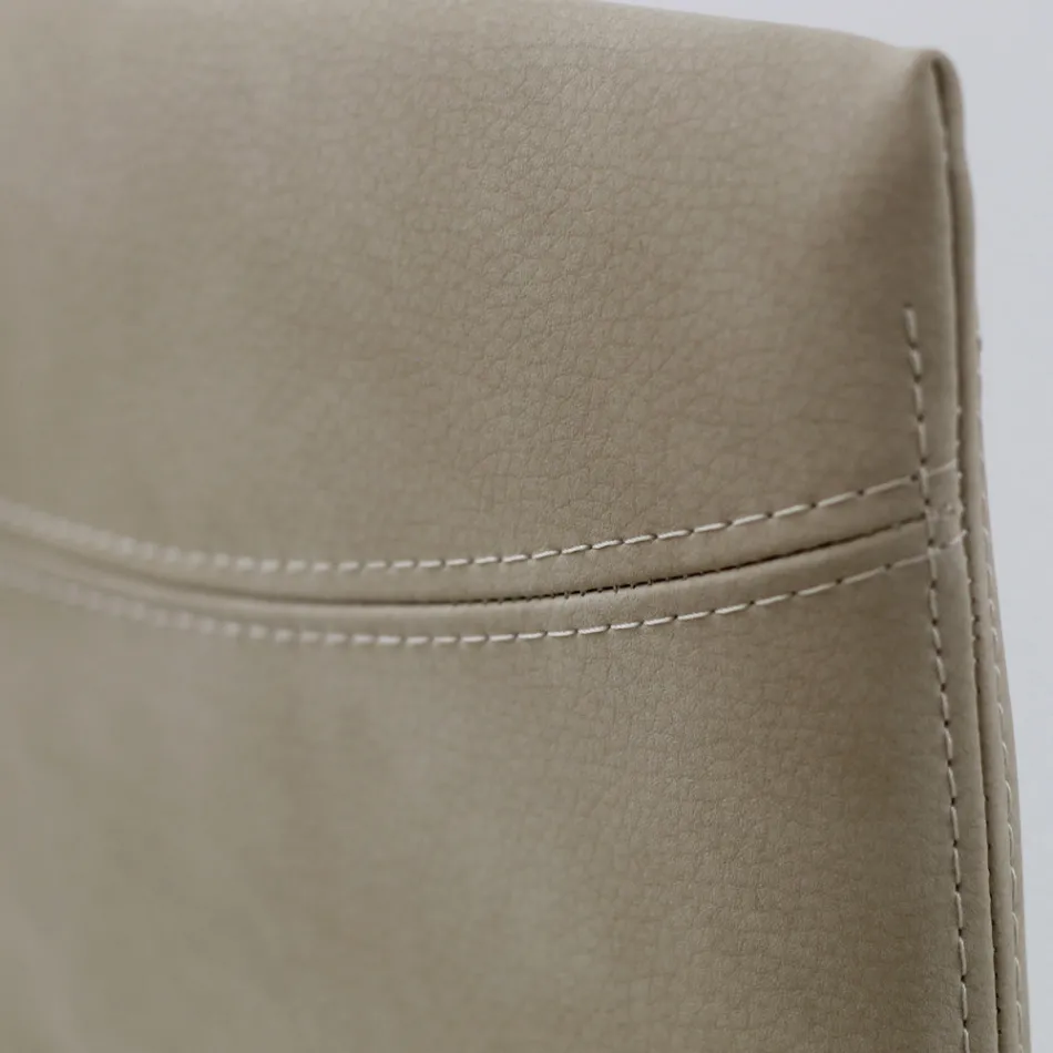 Wohnzimmerstuhl aus Kunstleder mit lackierten Beinen Made in Italy - Roslin Viadurini