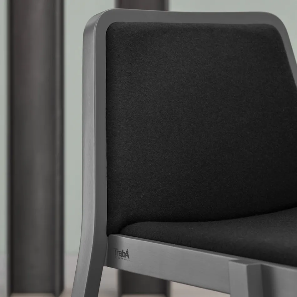 Stapelbarer Holzstuhl mit Samtsitz, hergestellt in Italien, 2 Stück – Leipzig Viadurini