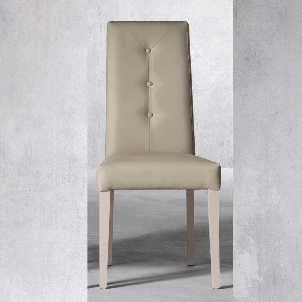 Holzstuhl und kunstledersitz mit italienischen designknöpfen - mircea