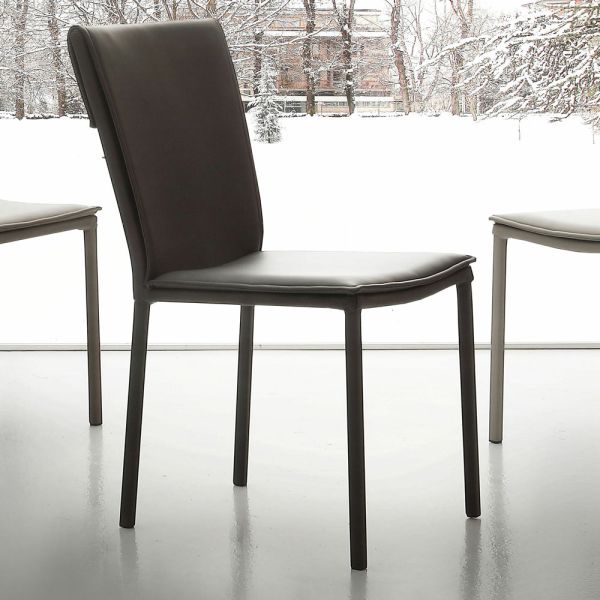 Stuhl aus kunstleder in modernem design lappola