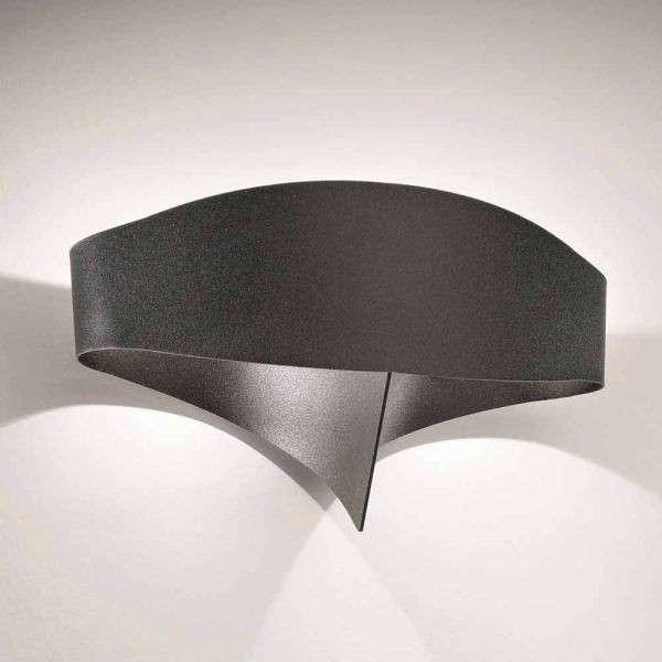 Selene scudo wandleuchter aus lackiertem stahl in modernem design
