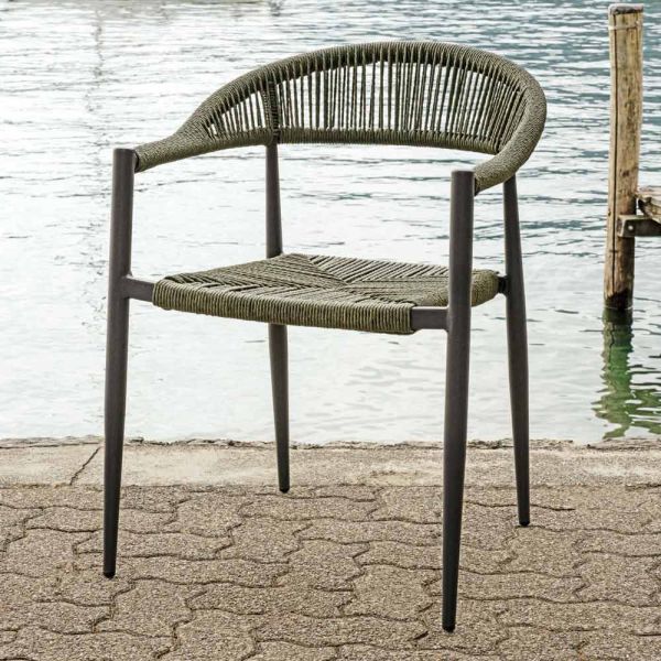 Set aus 4 armlehnstühlen aus aluminium und gedrehtem rattan - tavira