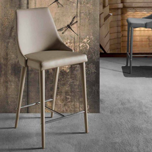 Design hocker mit hoher rückenlehne aus kunstleder - berenice