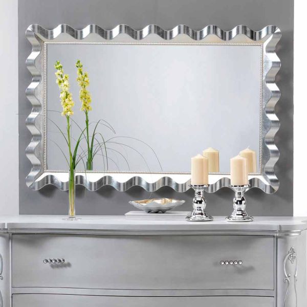 Wandsoiegel im glamour look mit perlen