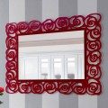 Großer moderner Wandspiegel aus rotem Plexiglas - Rosalinda