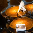 Moderner hoher Couchtisch mit Glasplatte und Bigo-Holz 1 Viadurini