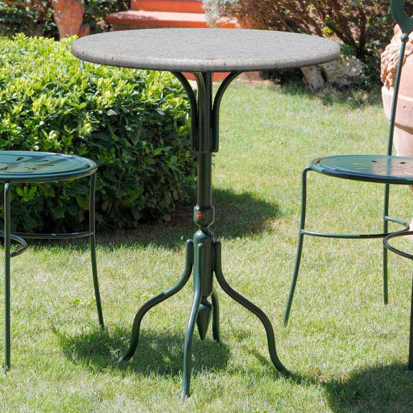 Outdoor-couchtisch aus stein, handgefertigt in italien - livigno