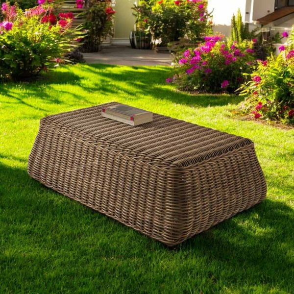 Outdoor-couchtisch aus handgewebtem polyrattan - charlie