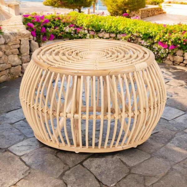 Outdoor-couchtisch aus natürlichem rattan, komplett von hand geflochten - bellaria