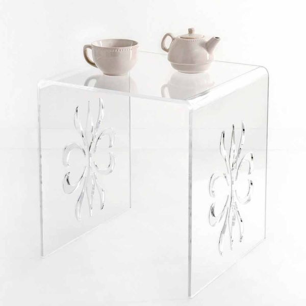Design wohnzimmer tischchen aus transparentem plexiglas, mandas