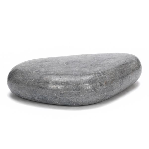 Moderner couchtisch aus geformtem fossilstein - beth