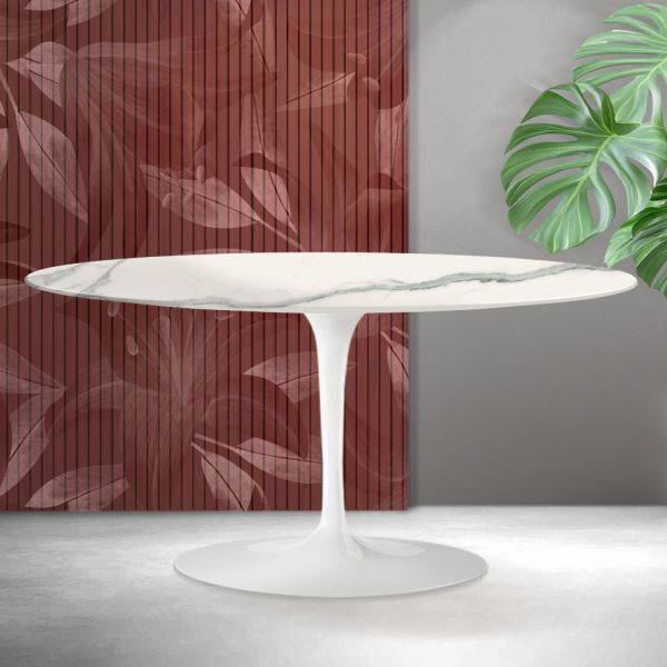 Saarinen tulip ovaler couchtisch h 41 cm in florim statuario mattkeramik - scharlachrot