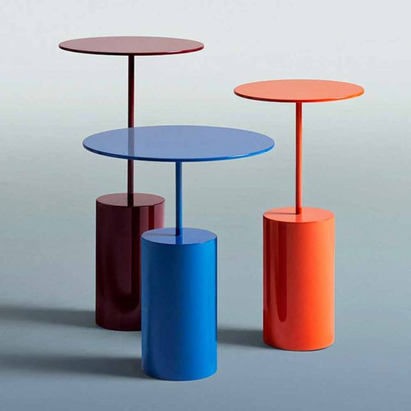 Runder farbiger wohnzimmer-couchtisch aus modernem blechdesign – cocktail