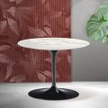 Saarinen Tulip runder Couchtisch H 41 cm in Florim Calacatta Gold Mattkeramik - Scharlachrot