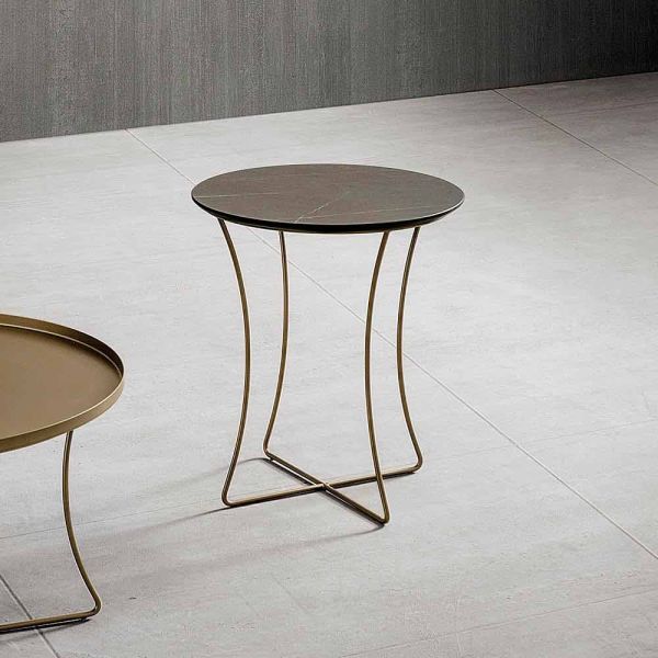 Couchtisch aus lackiertem metall mit hpl-platte made in italy - numbo