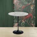 Tulip Eero Saarinen H 52 Couchtisch aus Carrara-Marmor Statuarietto, hergestellt in Italien – Scarlet