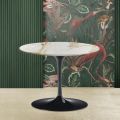 Tulip Saarinen H 41 Couchtisch mit runder Platte aus Calacatta-Goldmarmor – Scarlet