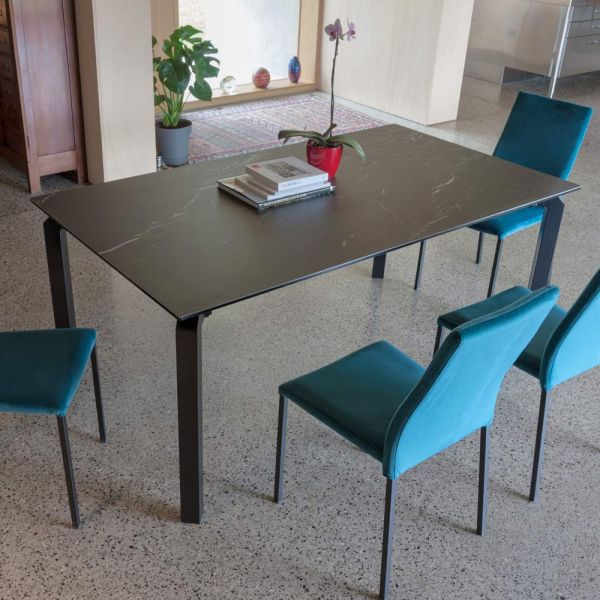 Ausziehbarer tisch 240 cm aus metall und glaskeramikplatte - lumera