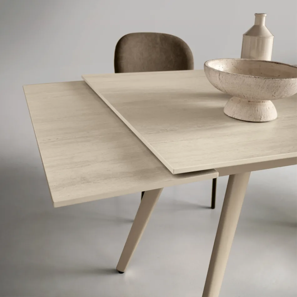 Ausziehbarer Tisch bis 180 cm in Marmoroptik aus Stein und Metall - Numa Viadurini