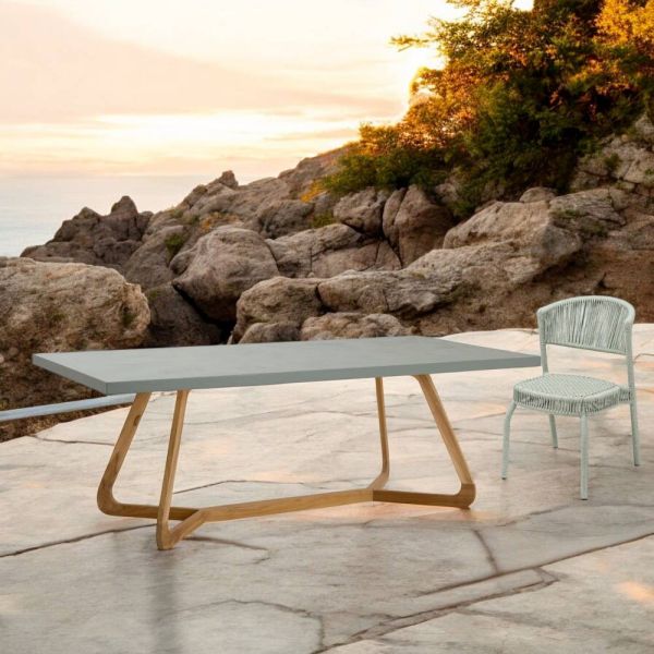 Tisch mit okumè-platte mit mikrozement-finish, hergestellt in italien – bluse