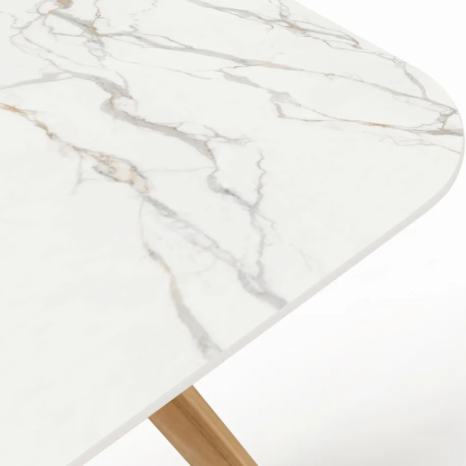 Gartentisch mit Holzsockel und Calacatta Oro Keramikplatte - Infinity Viadurini