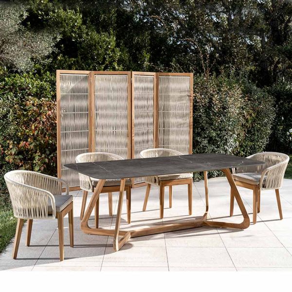 Gartentisch mit holzgestell und platte aus pietra-graukeramik - infinity