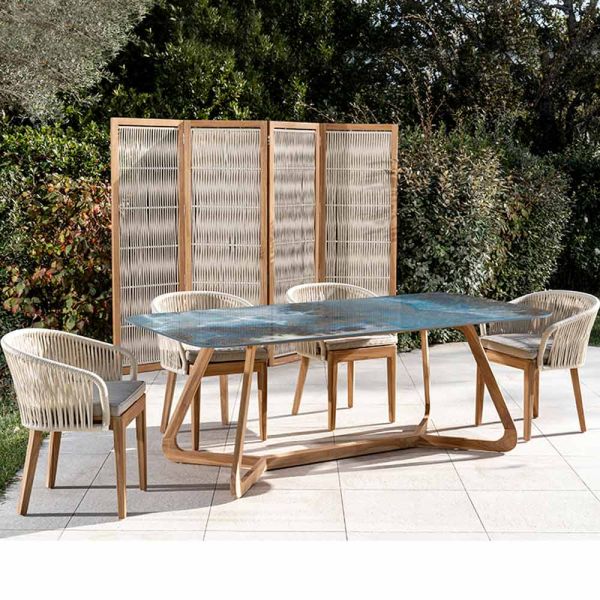 Gartentisch mit holzsockel und keramikplatte in gewitteroptik - infinity