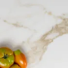 Gartentisch aus natürlichem Teakholz und Keramikplatte - Artes Viadurini