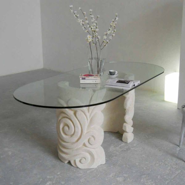 Ovaler tisch aus stein und kristall in modenrem design aden