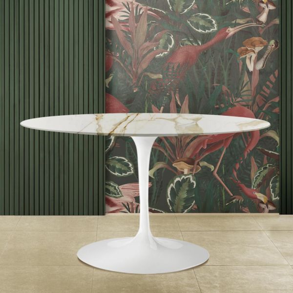 Eero saarinen tisch h 74 mit ovaler platte aus goldfarbenem calacatta-marmor, hergestellt in italien - scarlet