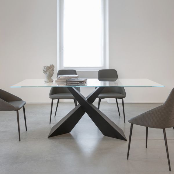 Fester tisch aus metall und transparenter platte aus gehärtetem glas - talvoro