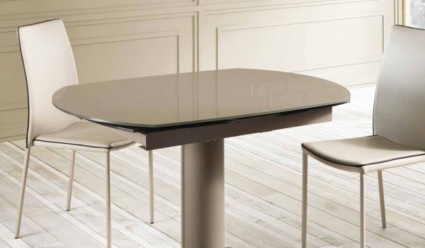 Ausziehbarer Esstisch aus Glas und Kunstleder, L120 / 180xP90 cm - Lelia