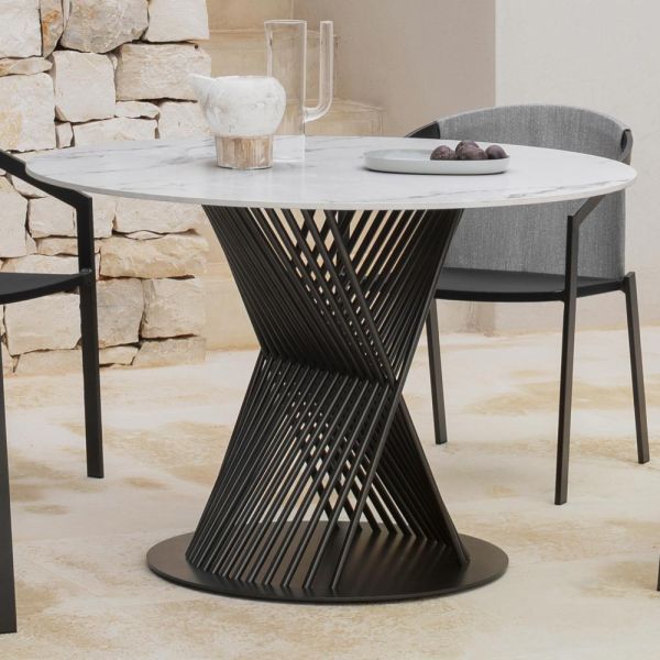 Outdoor-esstisch aus aluminium und steinzeugplatte made in italy - donovan