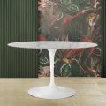 Tulip Saarinen H 73 Ovaler Tisch aus Carrara-Marmor Statuarietto, hergestellt in Italien – Scarlet