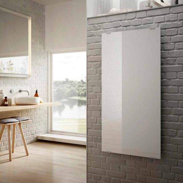 Elektrischer heizkörper im weißen glas des sterndesigns, hergestellt in italien