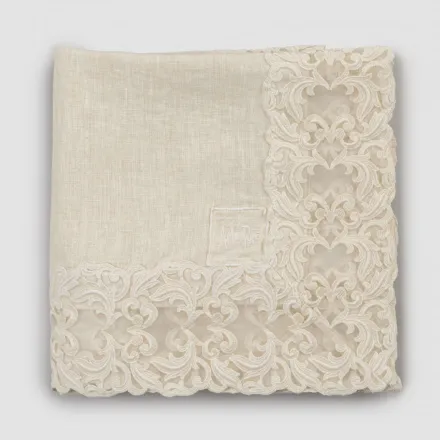 Beigefarbene quadratische Leinentischdecke mit handgefertigter, luxuriöser Farnese-Spitze – Kippel Viadurini